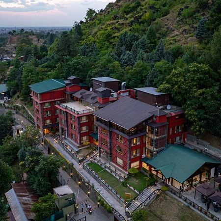 Golden Tulip Srinagar Otel Dış mekan fotoğraf