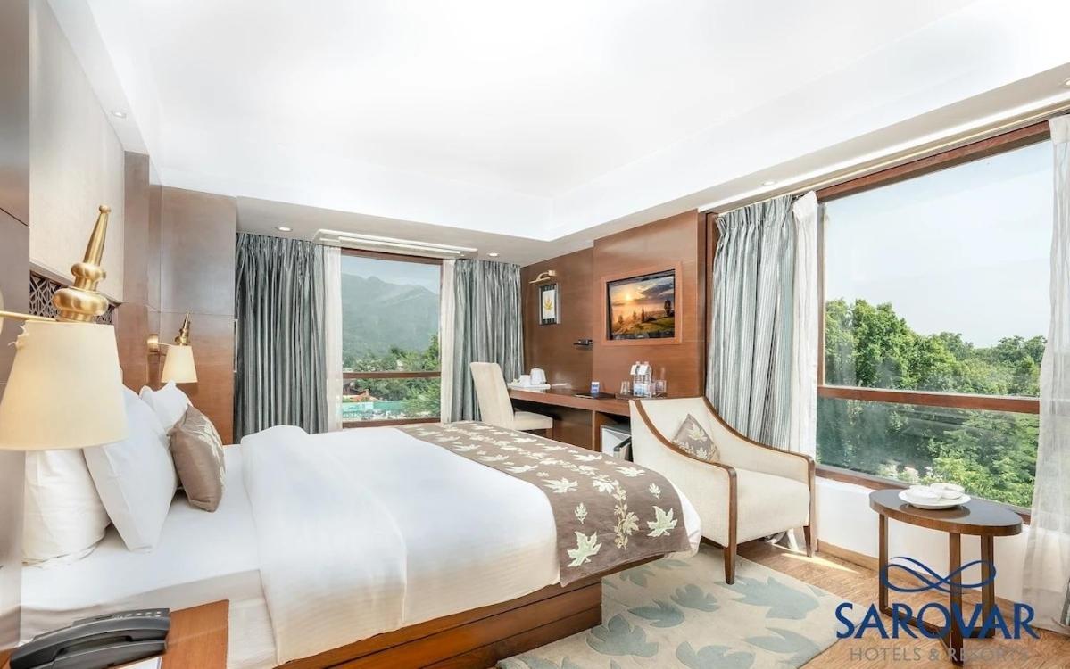 Golden Tulip Srinagar Otel Dış mekan fotoğraf