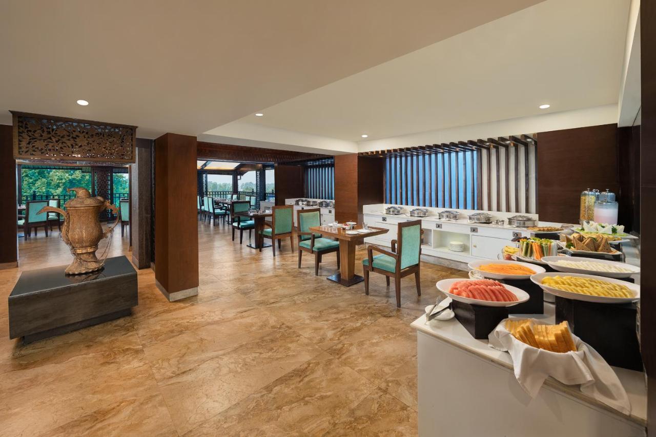 Golden Tulip Srinagar Otel Dış mekan fotoğraf