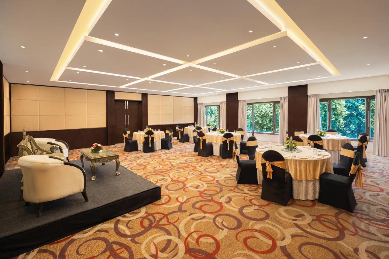 Golden Tulip Srinagar Otel Dış mekan fotoğraf