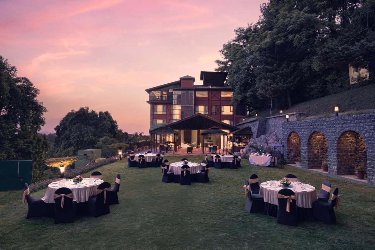 Golden Tulip Srinagar Otel Dış mekan fotoğraf