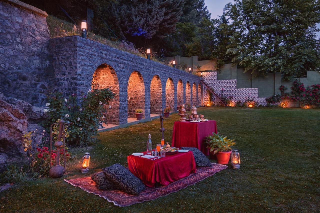 Golden Tulip Srinagar Otel Dış mekan fotoğraf