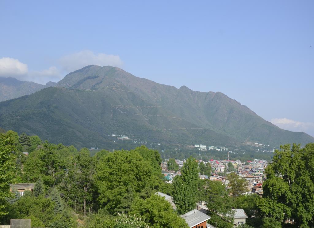 Golden Tulip Srinagar Otel Dış mekan fotoğraf