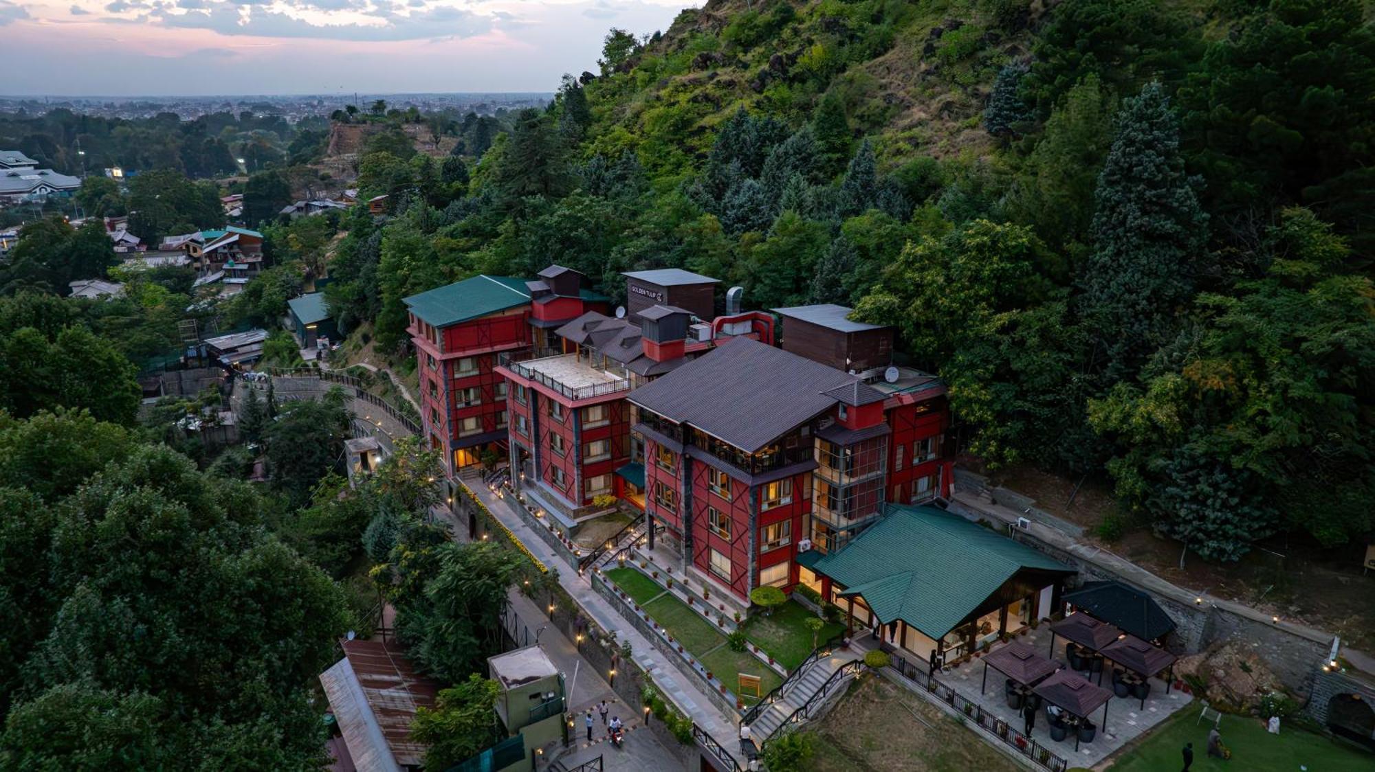 Golden Tulip Srinagar Otel Dış mekan fotoğraf