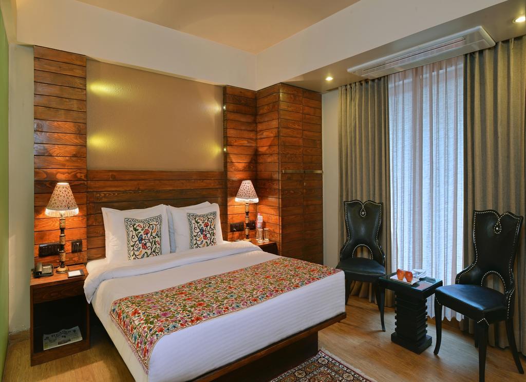 Golden Tulip Srinagar Otel Dış mekan fotoğraf