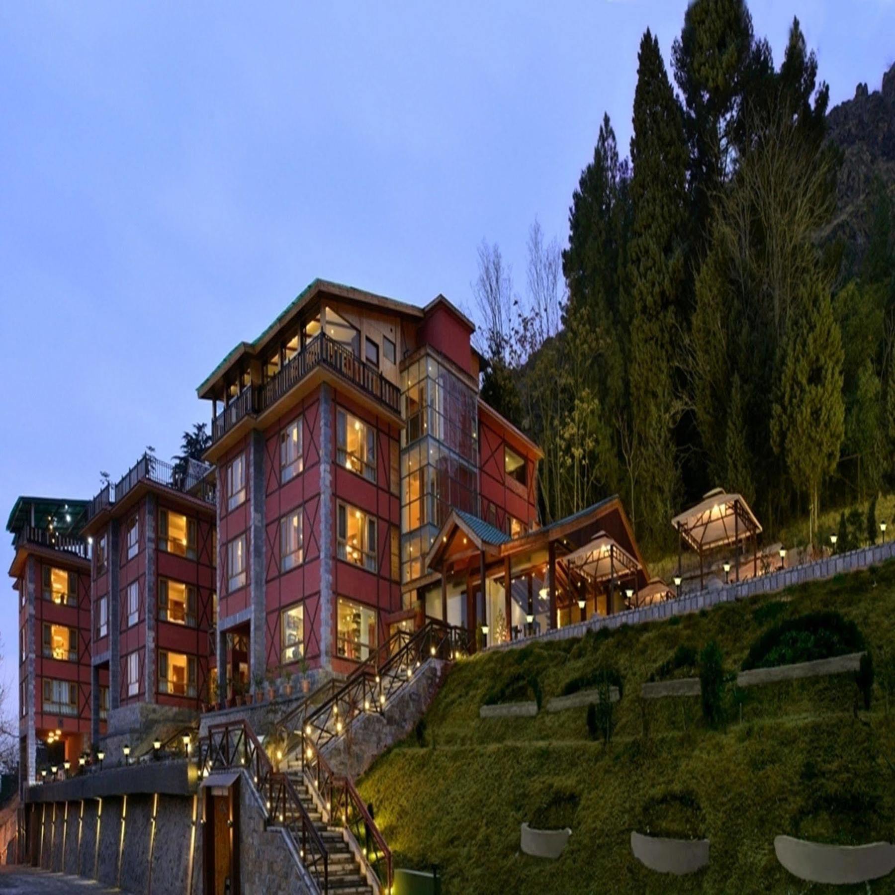 Golden Tulip Srinagar Otel Dış mekan fotoğraf