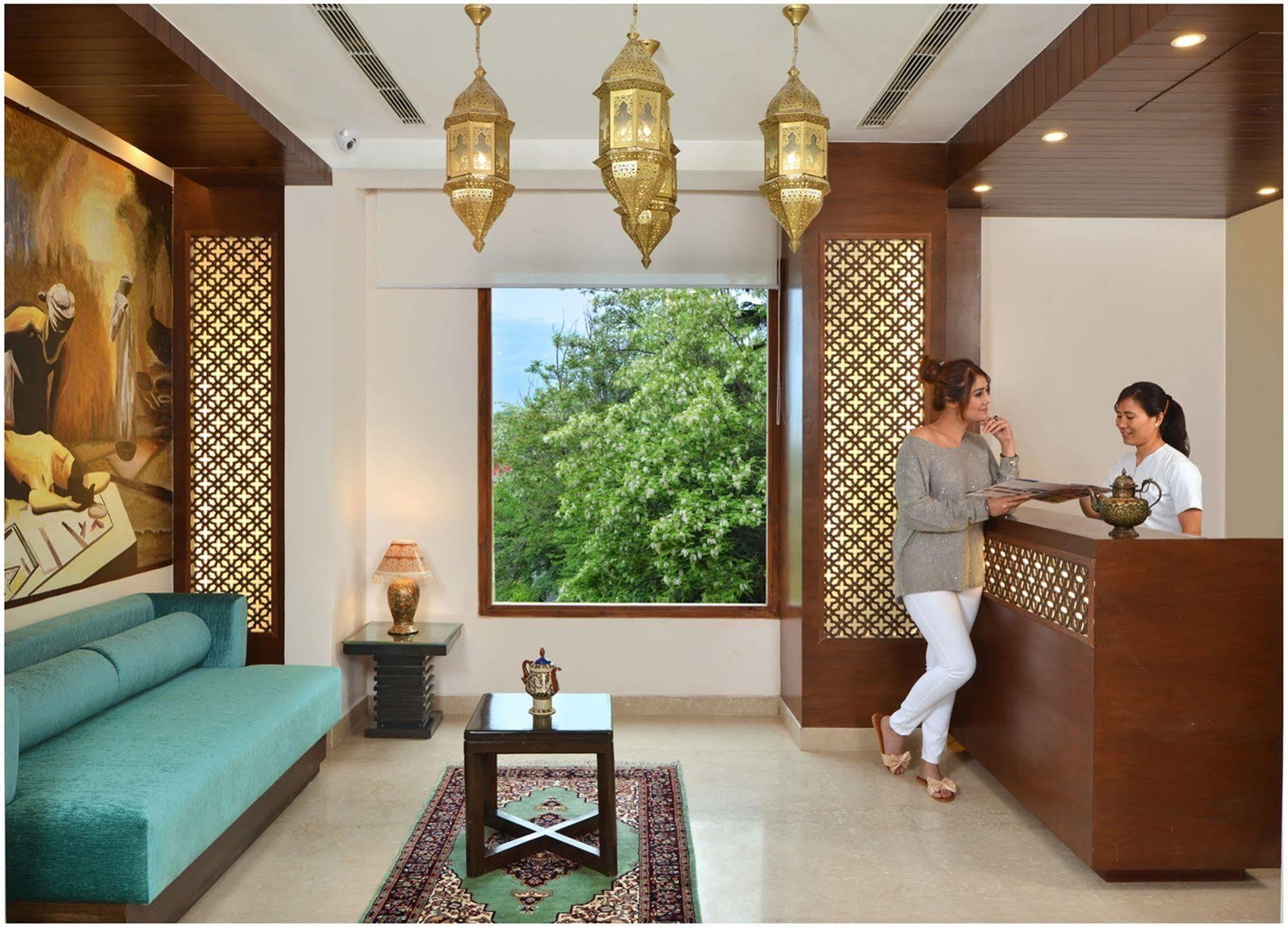Golden Tulip Srinagar Otel Dış mekan fotoğraf