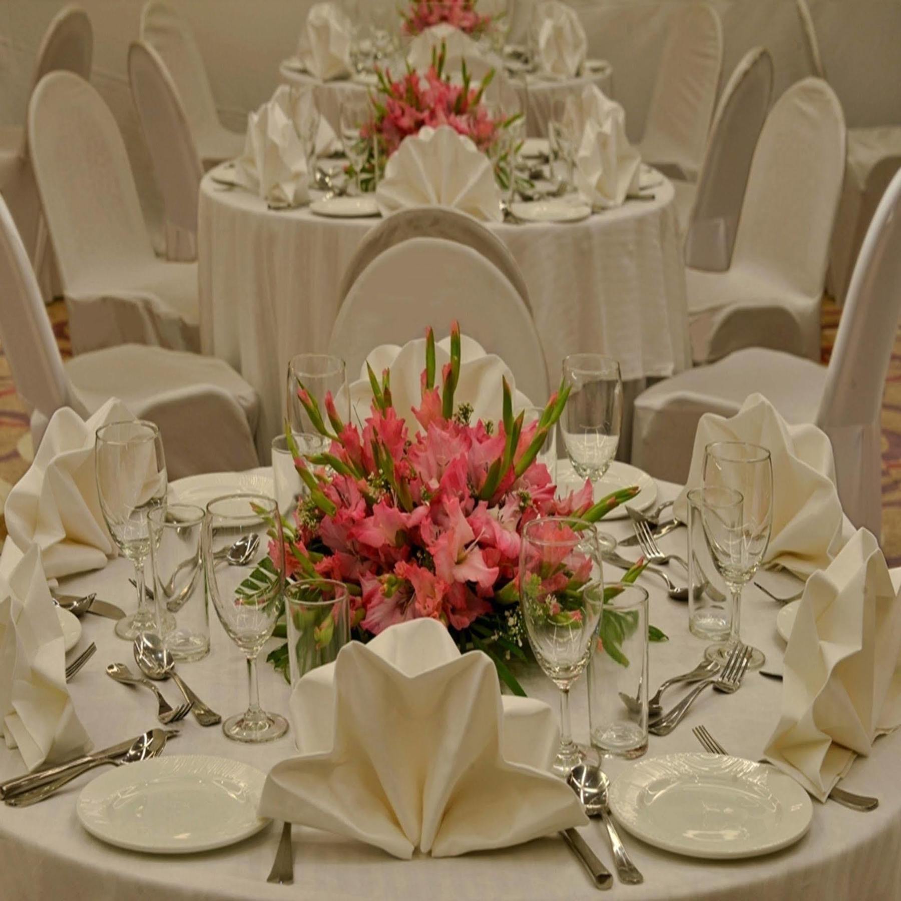 Golden Tulip Srinagar Otel Dış mekan fotoğraf